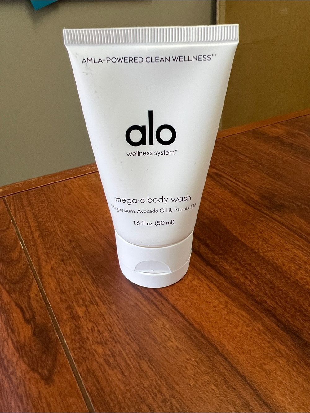 ALO Yoga Mega-C - White